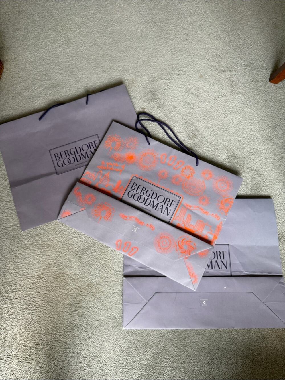 🗽3 LRG Bergdorf Goodman Lavender Shopping Bags